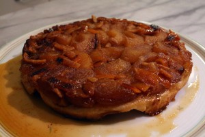 Lire la suite à propos de l’article Tarte aux pommes et peaux d&rsquo;oranges