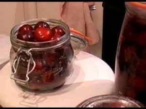 Lire la suite à propos de l’article Cerises à l&rsquo;eau de vie