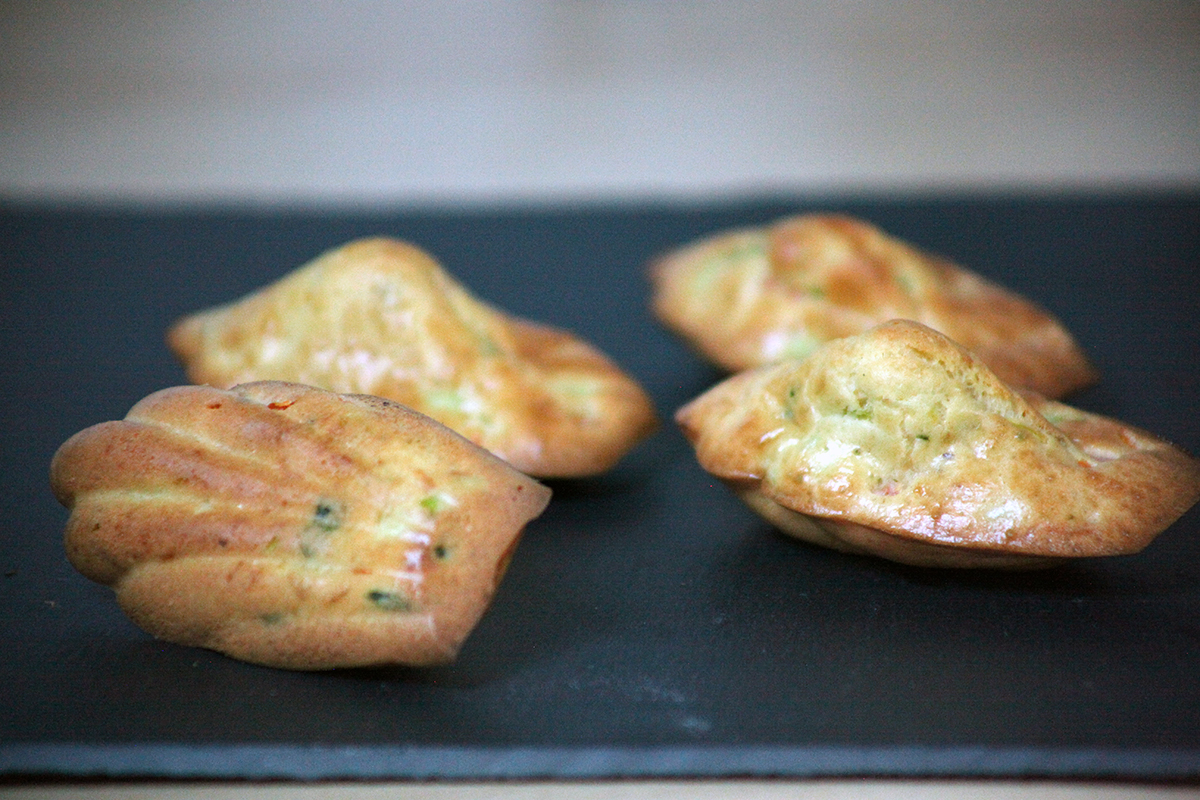 Lire la suite à propos de l’article Madeleines carottes – poireaux parfumées à la menthe
