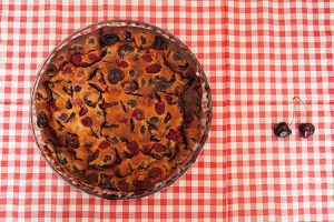Lire la suite à propos de l’article Clafoutis aux cerises et framboises