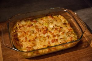 Gratin de poireaux, lardons au Parmesan et Comté