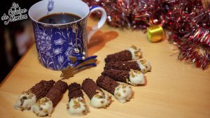 Biscuits de Noël au chocolat, coco et pistaches